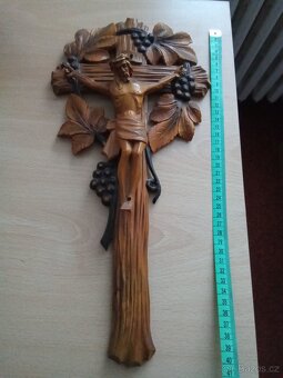 Dřevěný kříž s Kristem dřevořezba ruční práce - 3