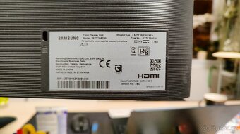 LCD Monitor Samsung 27 - 3