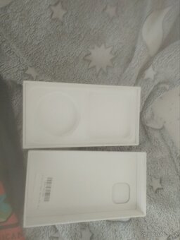 Prázdná krabička iPhone 13 - 3