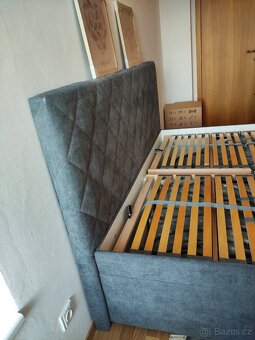 Pěkná postel 180x200 s polohovacími rošty, úložný prostor - 3
