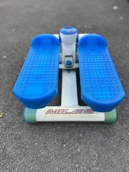 Stepper Miles – domácí posilovací stroj - 3