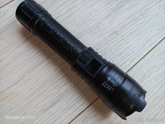 Svítilna LED taktická. - 3