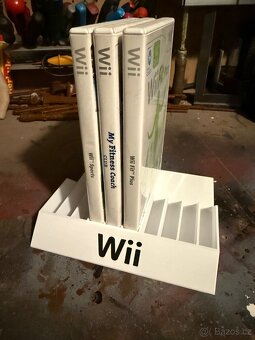 Stojan, stojánek na hry Nintendo Wii - 3