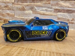 Policejní auto na baterii - 3