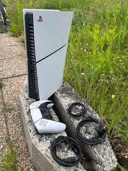 Prodám PlayStation 5 Slim s mechanikou, 1TB - top stav - 3