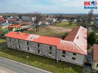 Prodej rodinného domu s pozemky o celkové výměře 4945 m2 v o - 3