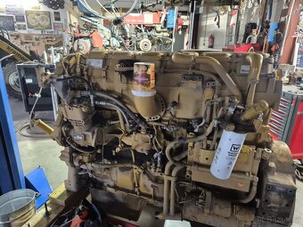 motor CATERPILLAR C18 - 3