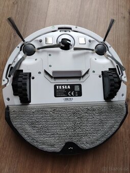 Tesla robotický vysavač - 3