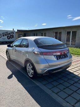 Prodám Hondu Civic 1.8 i-vtec po facelift - 3