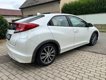 Honda Civic 1.6 i-DTEC model 2014 - 3