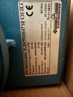 průmyslový hřídelový motor GFA na vrata sekční nebo rolovací - 3