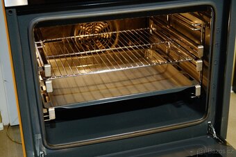 Siemens nerezová vestavná trouba HB370560E, lyžiny - 3