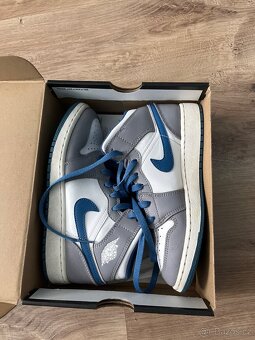 Boty nike AIR JORDAN 1 mid - 3