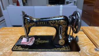 Elektrifikovaný šicí stroj Royal - 3
