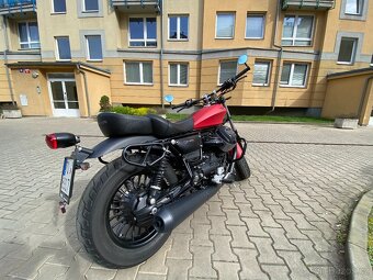Moto Guzzi V9 Bobber - 3