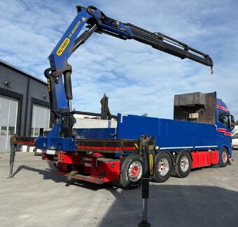 Volvo FH16 650 8x4 valník s hydraulickou rukou - 3