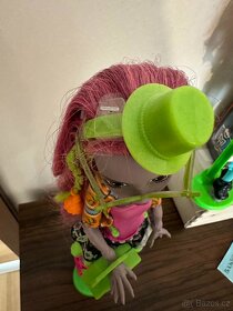 Exchange program monster high - 3