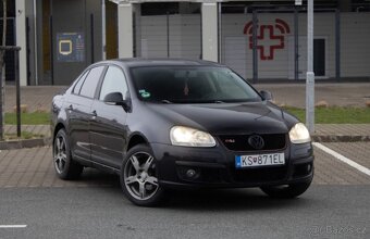 Volkswagen Jetta 1.9 TDI Sportline - 3
