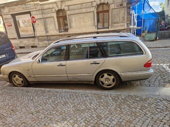 Mercedes E430 - 3