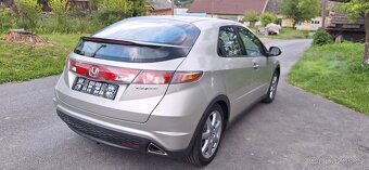 Honda Civic 1.8i Sport 6kvalt - 3