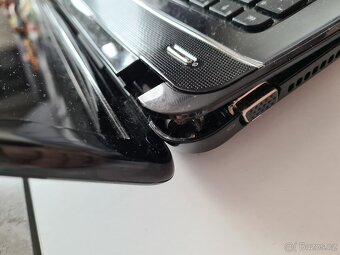 Prodám notebook HP Pavilon G7, nefunkční monitor a prasklý k - 3