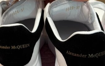 Alexander McQueen - 3