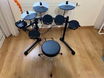 Elektronické bicí ALESIS Debut Kit - 3