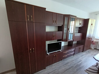 OBÝVACÍ STĚNA - 3
