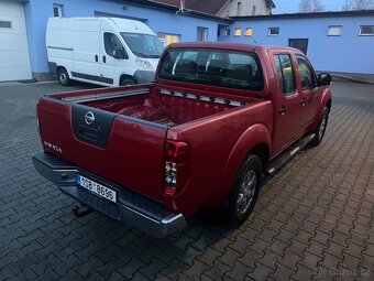Nissan Navara Double-Cab 2.5DCi 126kw 2009 slušný stav - 3