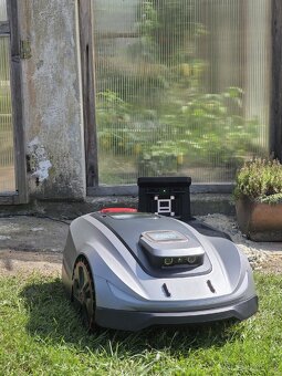 Robotická sekačka Sunseeker X5 na 2.000m² - 3