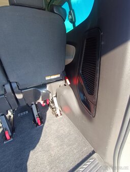 Ford Tourneo Custom 2.2TDCi 92 kW,9 míst - 3