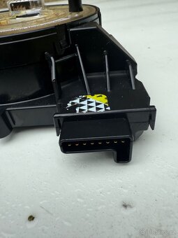 Prodám pod volantový kroužek na Škoda Octavia 2. - 3