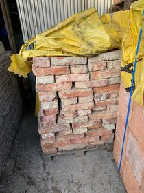 starší cihla plná - 3