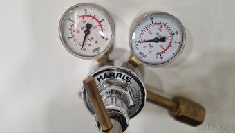 Harris Model 825ARS Jednostupňový regulátor - 3