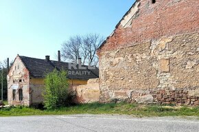 Prodej statku v Kutrovicích, okr. Kladno pozemek 726m, stodo - 3