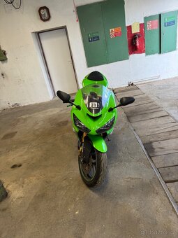 Kawasaki ZX636R - 3