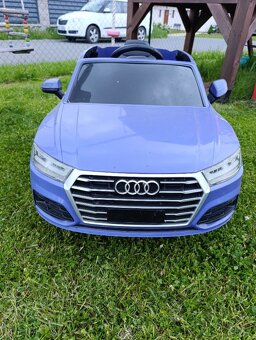 Elektrické auto - Audi Q7 - 3