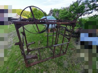 Fixační paznehtářská klec na skot - 3