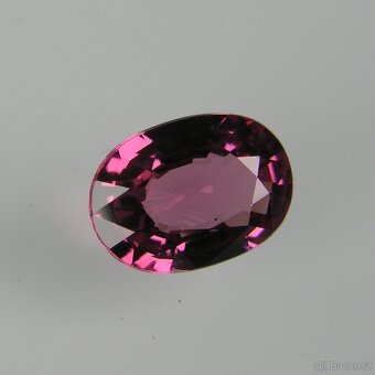 Rhodolit-ovál, kombi. - 1,32 ct. - 3