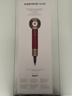Dyson
Dyson HD16 Supersonic Nural Red Velvet / Gold - 3