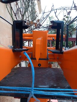 Vertikální hydraulická štípačka dřeva - 3