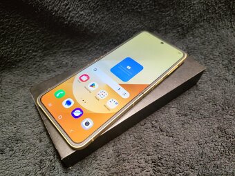 Samsung Galaxy Z Flip 6 5G - 3