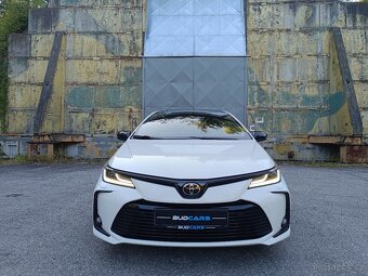 Toyota Corolla Hybrid GR Sport rok 2022, najeto: 39.225 km - 3