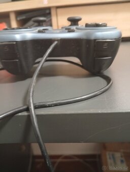 Prodám Gamepad Logitech ve vynikajícím stavu - 3