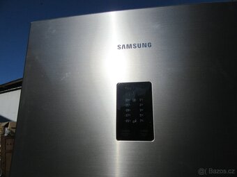 Nabízím Lednici Samsung model RB37J5329SS. Málo chladí. Pro - 3