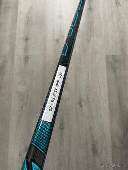 Hokejka CCM Vizion 85flex P29 levá 1x na ledě - 3
