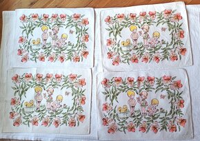 Retro krásné prostírání.Hodiny Roayl Dux. Tři velké sklněné - 3