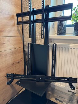 Stojan na TV + držák soundbaru - 3