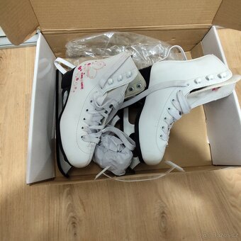 Dívčí brusle velikost 34 - 3