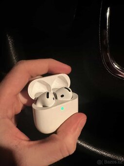 AirPods 4 - 3
